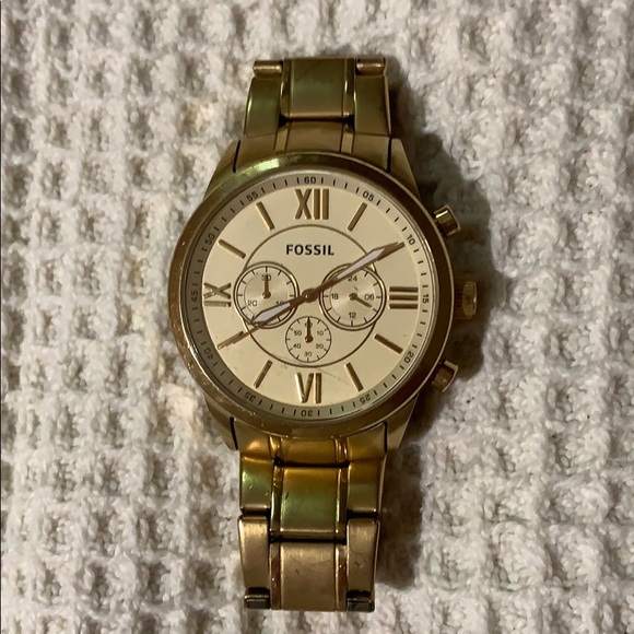 Gold FOSSIL watch - Picture 1 of 3